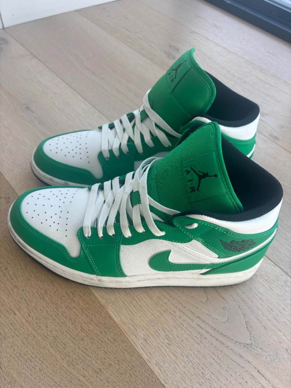 Jordan 1 Mid Lucky Green -  Mens  US Size 9.5 - Picture 3 of 12